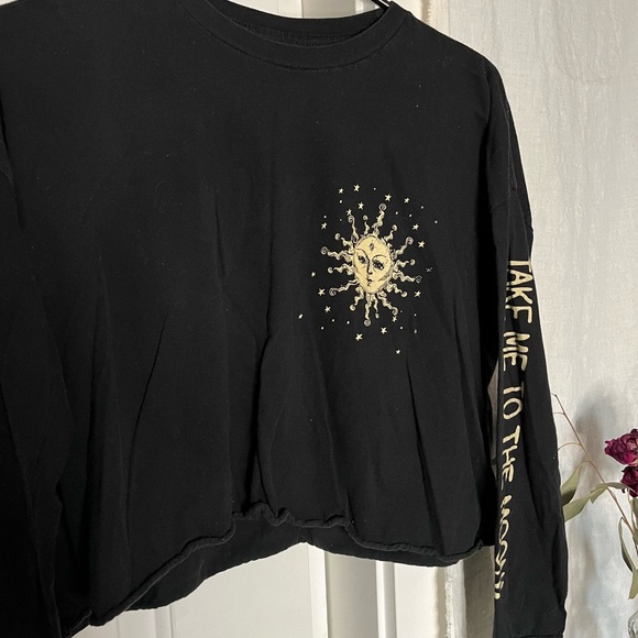 Zodiac Crop Top - Picture 4 of 5